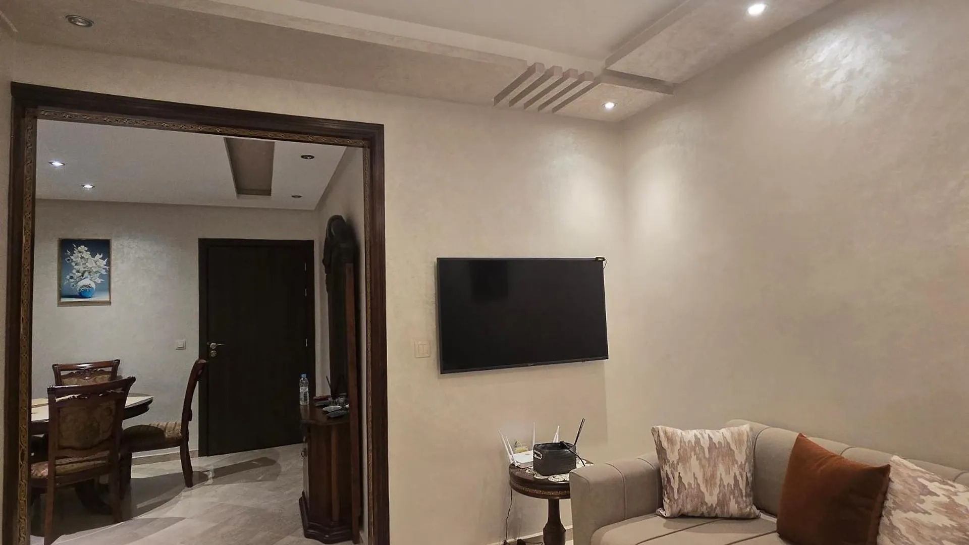Appartement Centre Ville Residence Avec 2 Piscines Marakeş